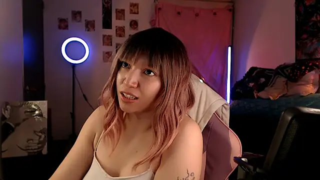 AllyDonfort élő XXX-chatje