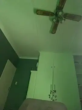 Živý XXX chat theyluvcrystal