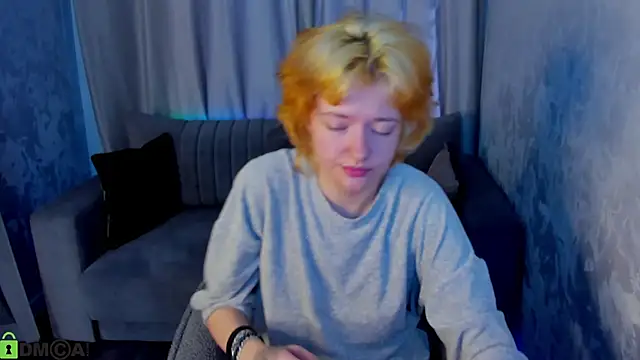 Star_Bee Chat XXX in diretta