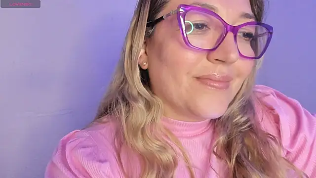 Naty_Mature_ élő XXX-chatje