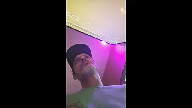 Chat +18 de leahcimnikral ao vivo