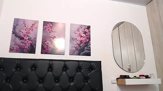 pinky_f00x Live XXX Chat