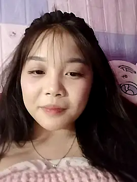 Baa-bee22 élő XXX-chatje