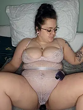 Saucy-Serenity's Live XXX Chat