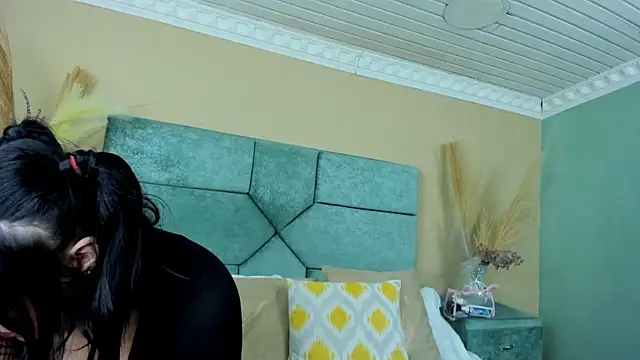 دردشة NaomySakura الجنسية المباشرة