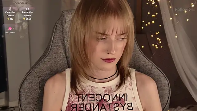 Chat XXX en directo de KiraMontoya