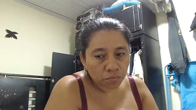 adrixxx38's Live XXX Chat