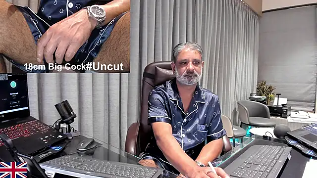 OnlineBossUK Live XXX Chat