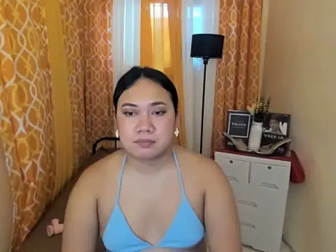 TsUncutKaren – Live XXX-chat