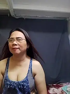 Pokazy przed kamerką – erma_joy