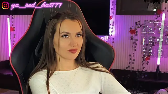 -RED_HAT-'s Live XXX Chat