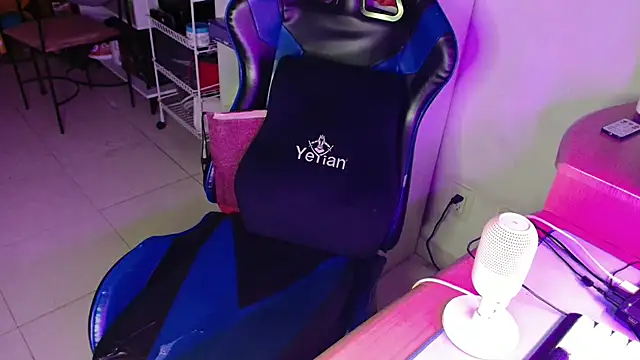 Živý XXX chat SmokyDee