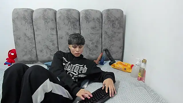 Bruno_Cruzz's Live XXX Chat