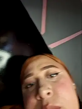 Show modela venuscopper na web-kameri