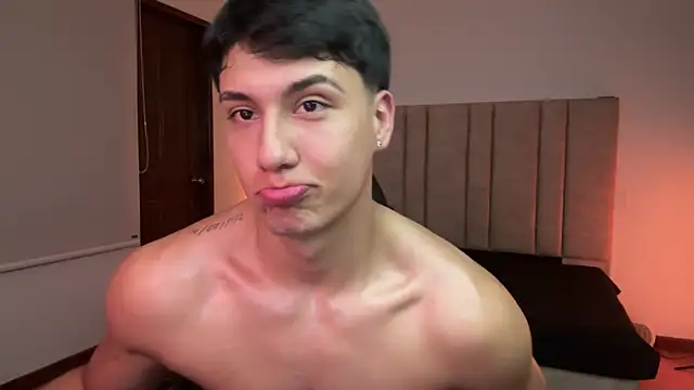 CHRIS_MORGAN1 élő XXX-chatje