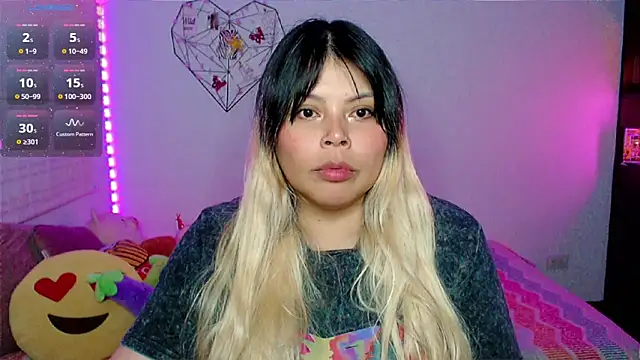 Chat XXX en directo de EllieMoonX