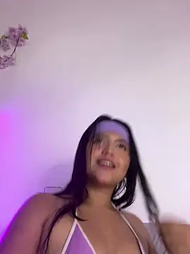 Chat +18 de alisson_carolina73 ao vivo