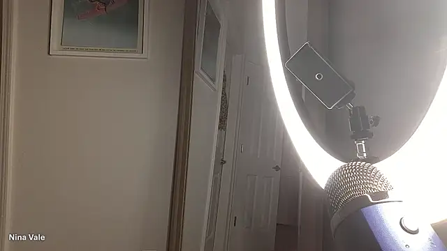 Ninavale Show in webcam