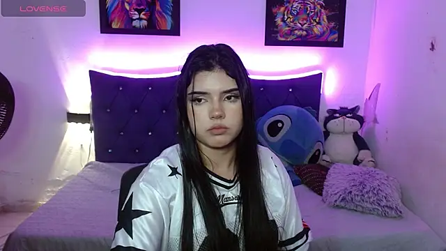 Chat XXX en directo de Emma_yui19