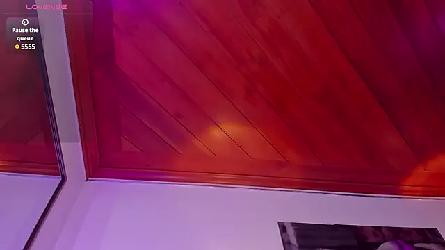 دردشة SharonLovee الجنسية المباشرة