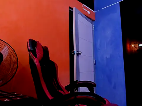 lia_cr1 即時 XXX 聊天