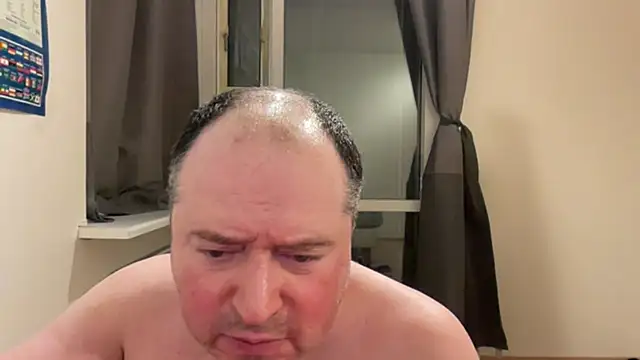 uffe72: διαδικτυακό σόου στην κάμερα