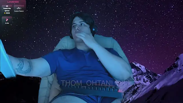 Thom_Ohtani Pertunjukan Webcam