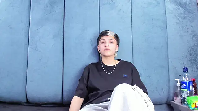 Megan_Thompson_ Adlı Modelin Canlı XXX Sohbeti