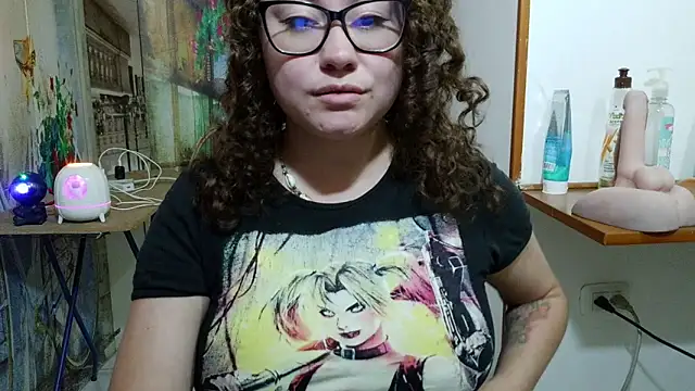 curly_greeneyed – Naživo XXX chat