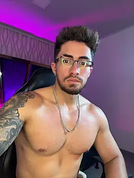 دردشة Brad_Summer الجنسية المباشرة