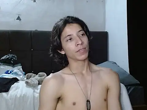 VAZAK 在線直播表演