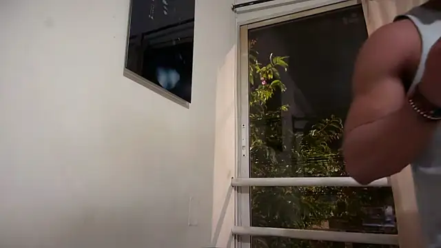 romeolovedark's Live XXX Chat