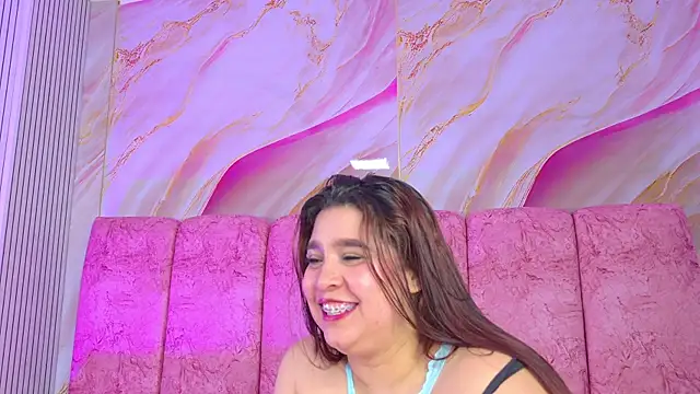 emmacurvy live XXX chat