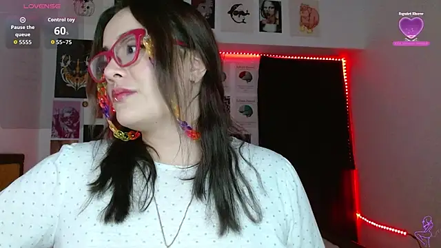 Nova-SatelaのライブXXXチャット