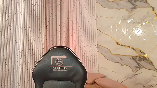 Chat +18 de milo_tay ao vivo