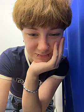 Pertunjukan Kamera Web IceMur