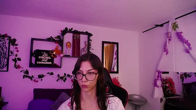 Chatroom XXX en direct de emily_34_