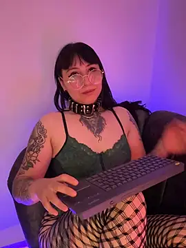 Živý XXX chat Ravenna666_