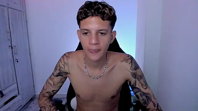 tylernova Pertunjukan Webcam