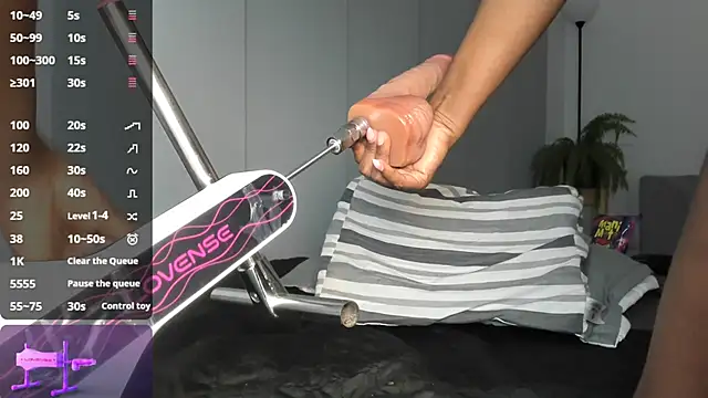 Chat +18 de TanishaEvans ao vivo