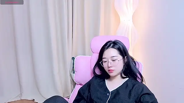 Miu-999 Show in webcam