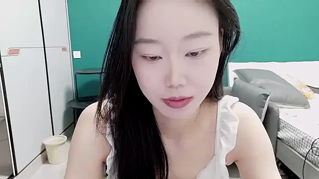 ZHJKS9988 – Naživo XXX chat