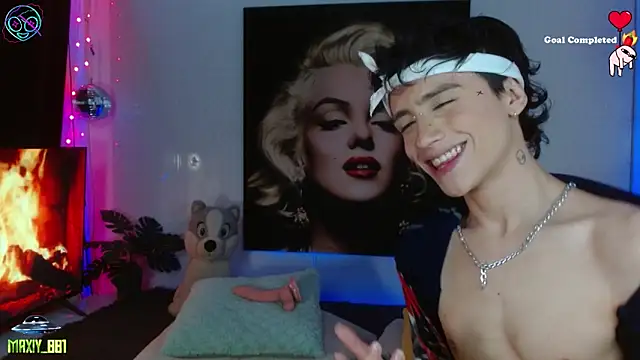 maxiy_001 লাইভ XXX চ্যাট