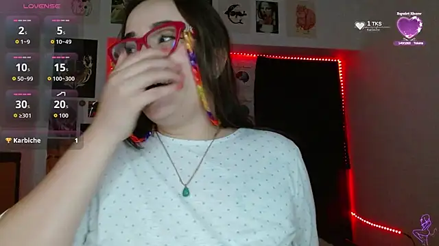 Nova-SatelaのライブXXXチャット