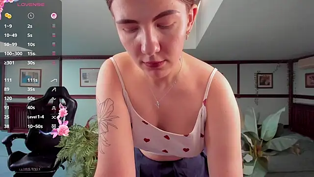 Kirarustle1のライブXXXチャット