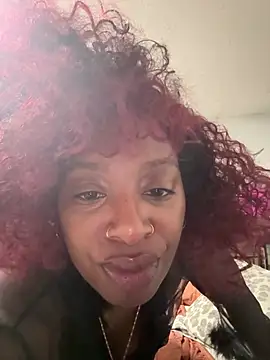 Show de sanai_love na webcam