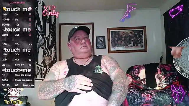 KINKYBLUEYES69 网络视讯表演