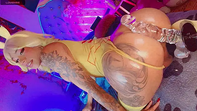 Naugth_channel_ts élő XXX-chatje