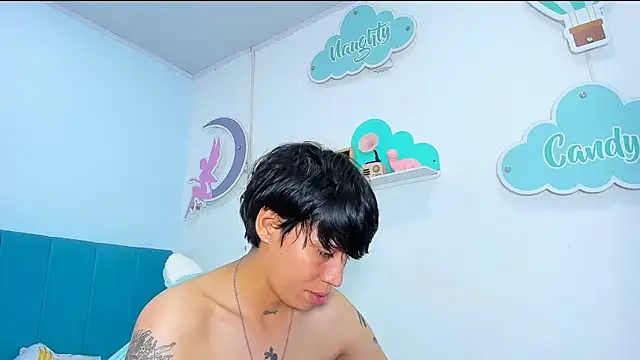 ivyheat3 élő XXX-chatje