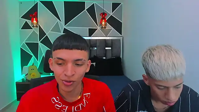 Juan_Nd_Steven Live XXX-Chat